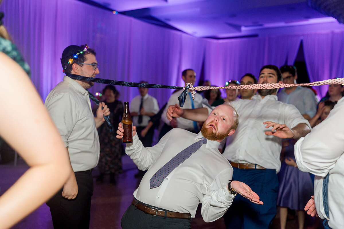 Eliana-Melmed-Photography-Chicago-LosAngeles-Jewish-WeddingPhotography-ElianaSklar-DanceFloor-00179
