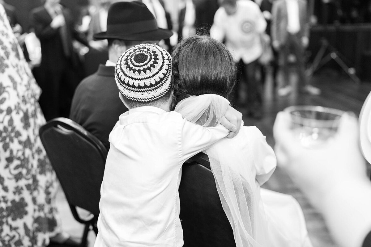 Eliana-Melmed-Photography-Chicago-LosAngeles-Jewish-WeddingPhotographer-CarmiKalman-Shtick-00041