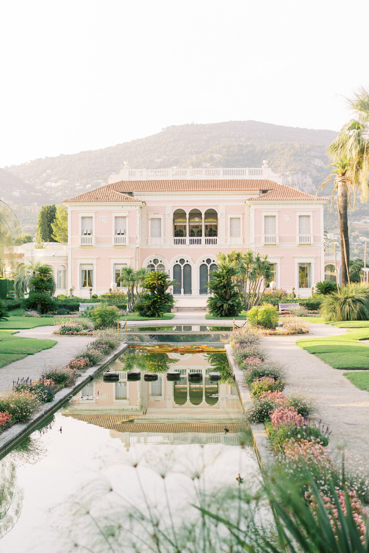 Maïlys Fortune Photography Husband Wife Wedding Weddings Photography France Switzerland Italy Timeless Dreamy Imagery Bilingual French English Destination Weddings Destination Wedding Provence French Riviera Paris Lake Como Tuscany51