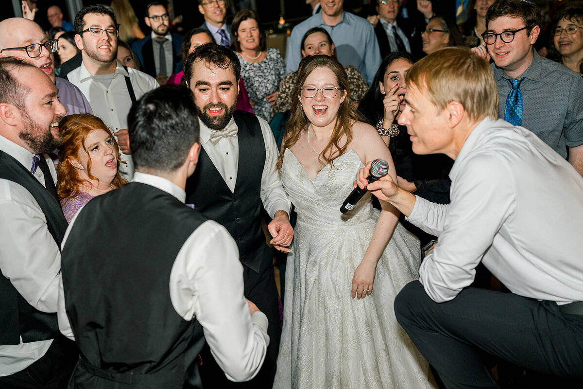 Eliana-Melmed-Photography-Chicago-LosAngeles-Jewish-WeddingPhotography-Dancefloor-00029
