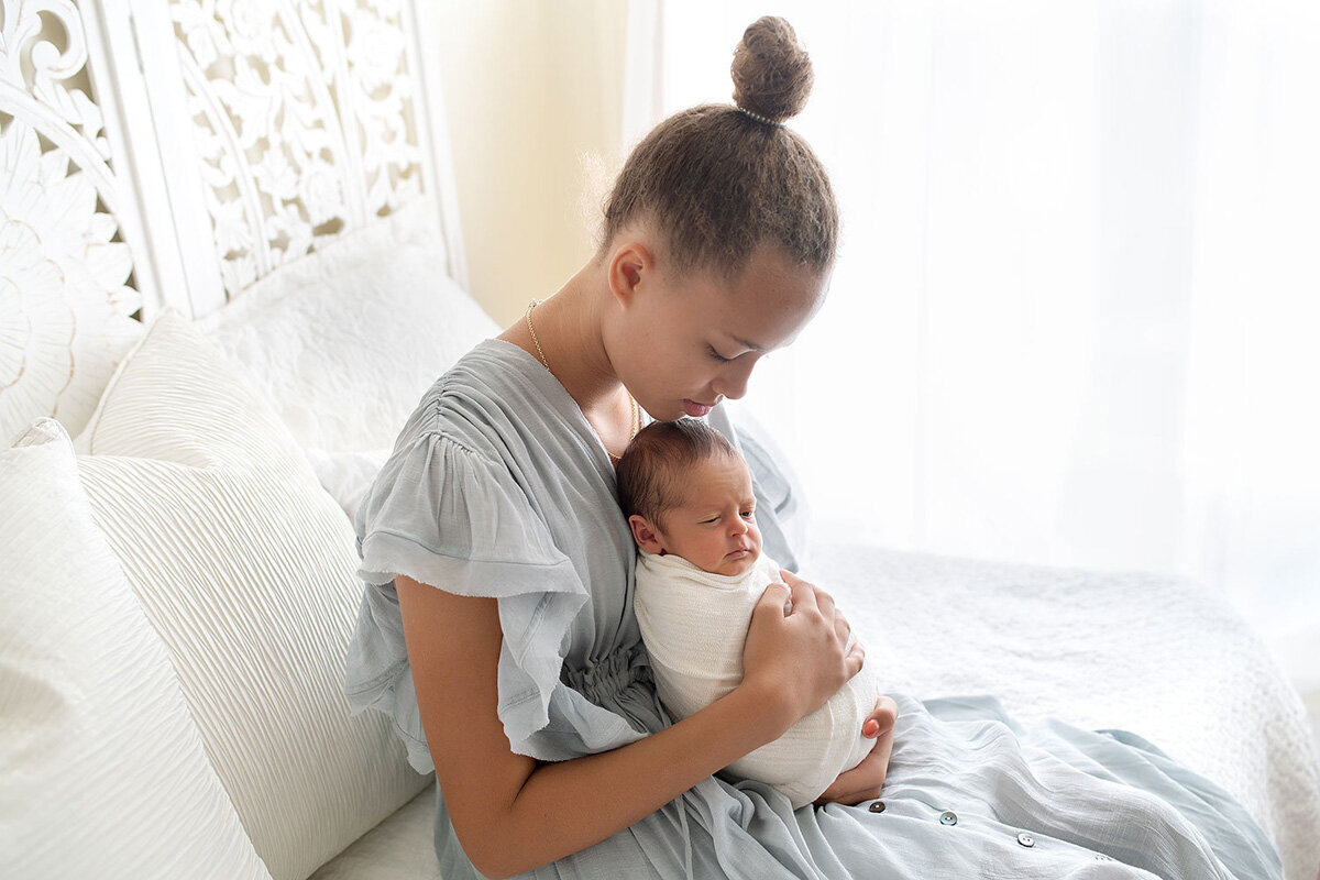 Newborn session with older sister