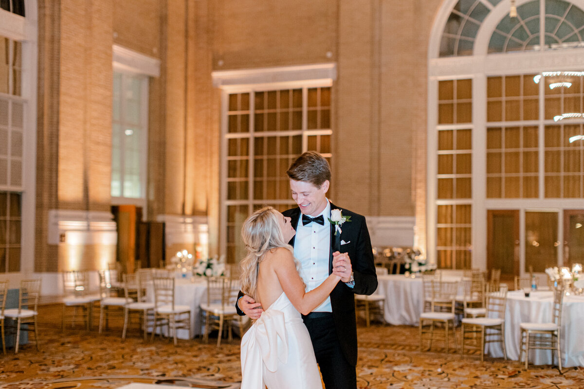 Madison & Michael's Wedding at Union Station | Dallas Wedding Photographer | Sami Kathryn Photography-235