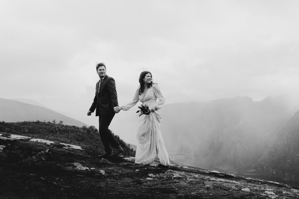 Norway-wedding-elopement-aurland-423