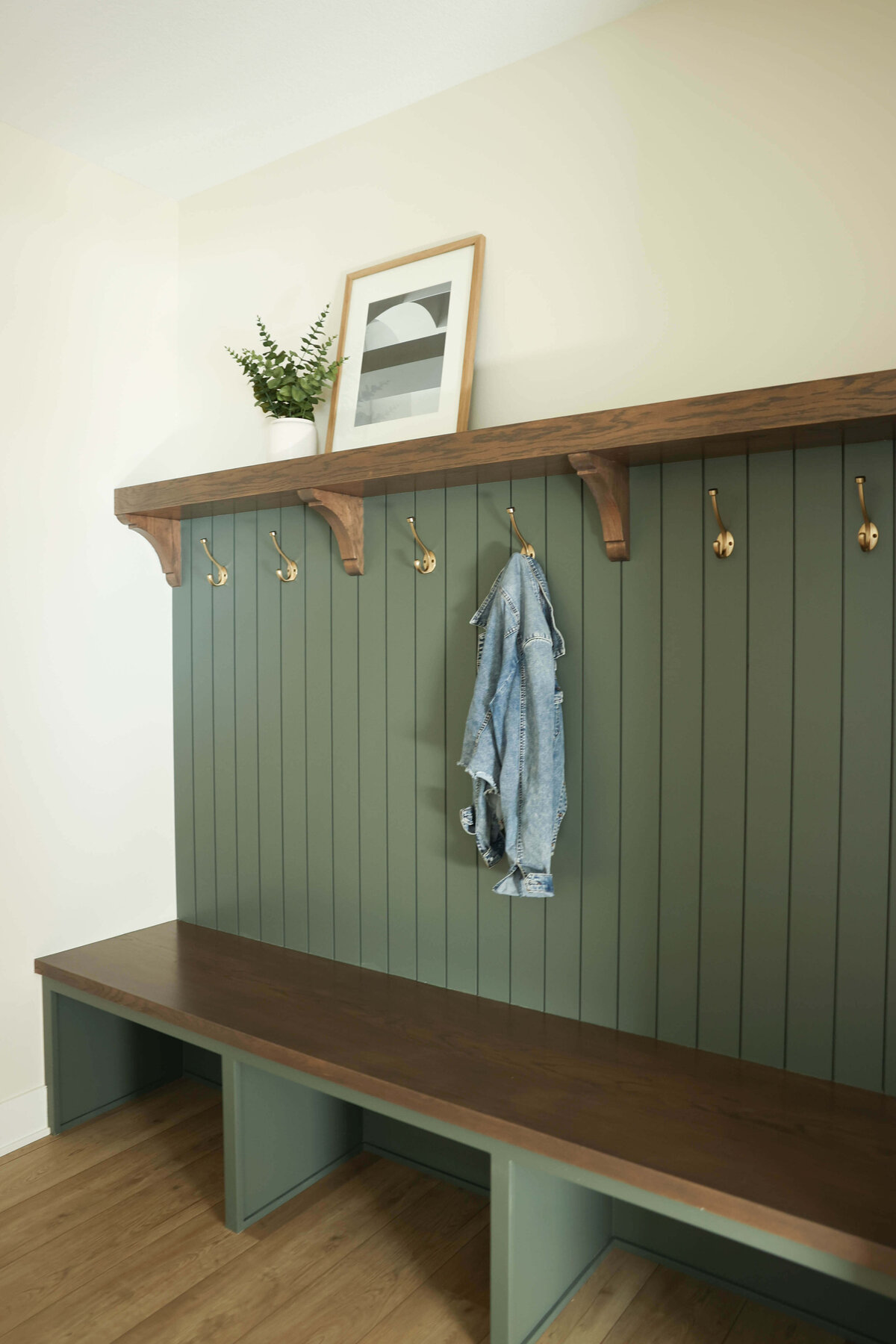 1183-Mudroom-Grimes-Central-Iowa-Custom-Home-JRL-Builders-3F1A9079