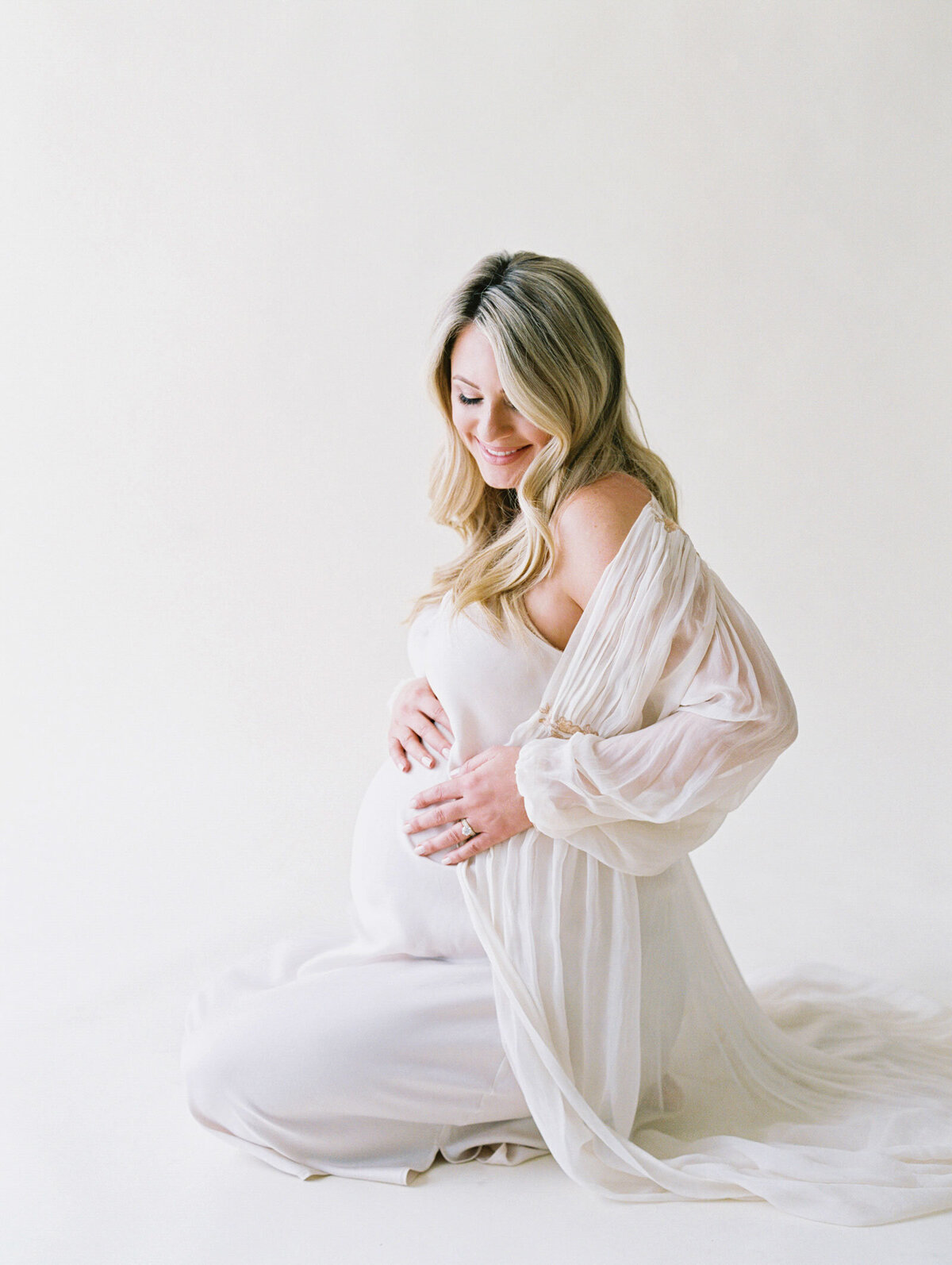 cristina-hope-photography-studio-maternity-chicago