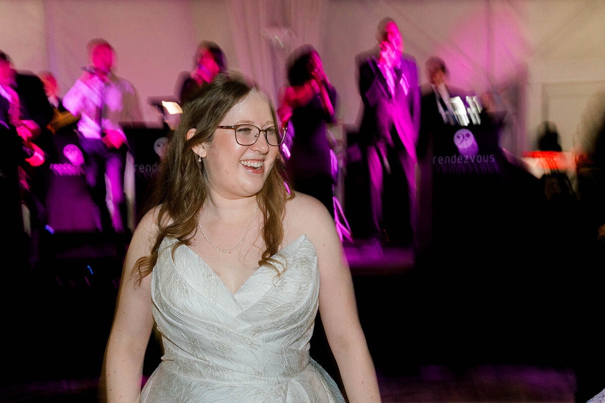 Eliana-Melmed-Photography-Chicago-LosAngeles-Jewish-WeddingPhotography-Dancefloor-00072