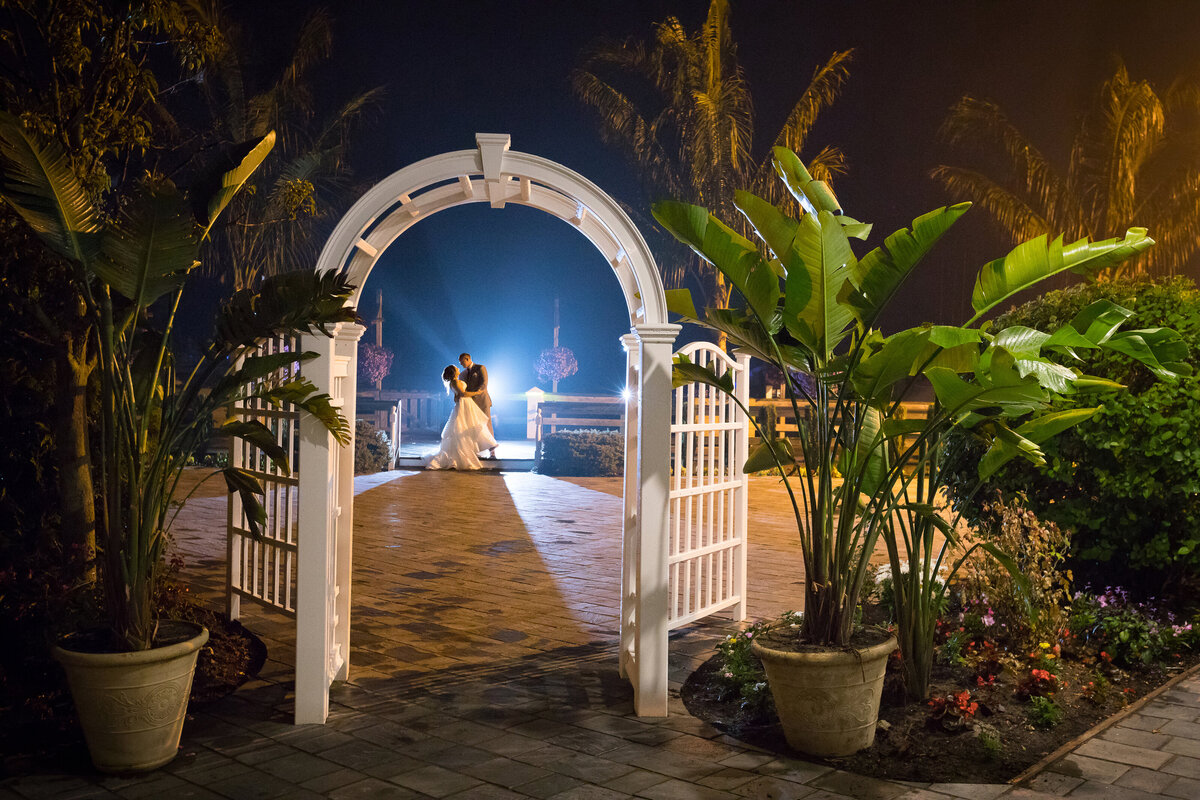 beach-wedding-candid-altar-night-nj-marlboro