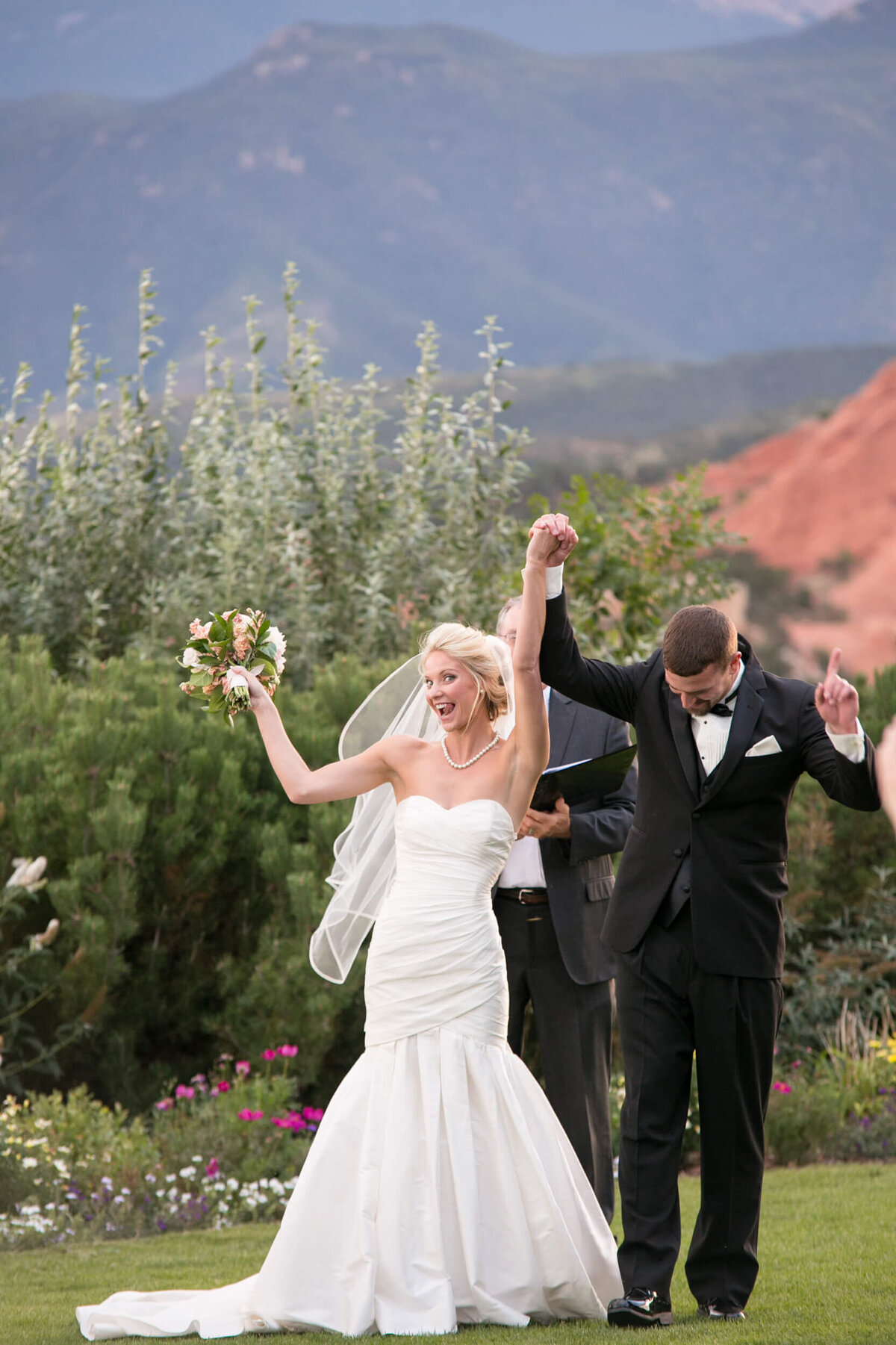 Colorado-Springs-wedding-photographer-23