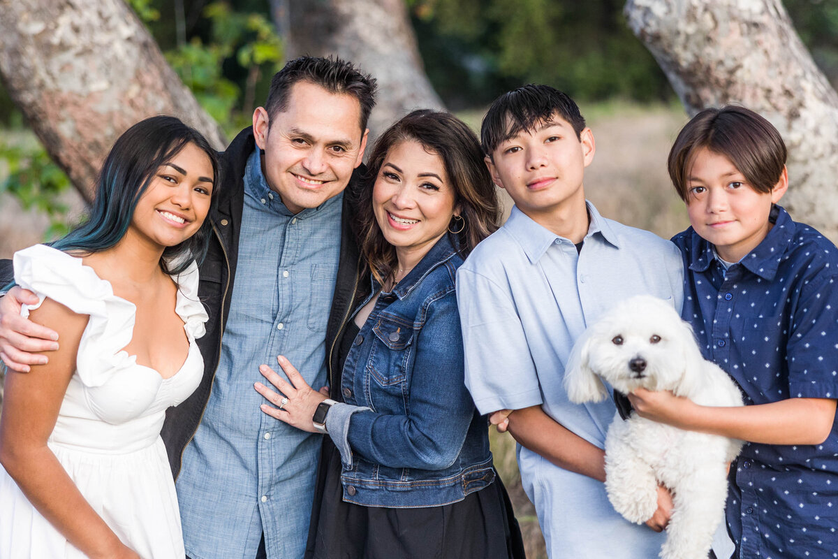san-diego-family-photo-session-sweetwater-river-bridge-family-of-five