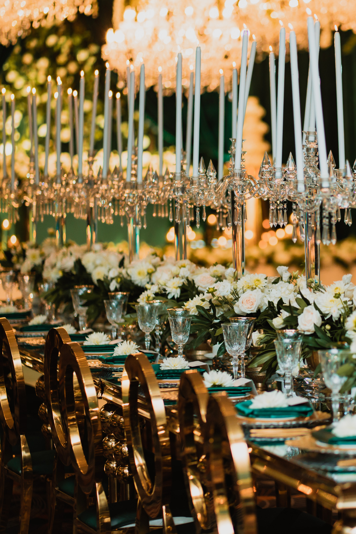 emerald-green-gold-reception-florals-centrepieces-greenery-candles-candelabra-chandelier
