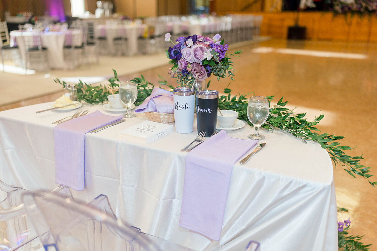 Eliana-Melmed-Photography-Chicago-LosAngeles-Jewish-WeddingPhotography-ElianaSklar-VenueDetails-00022