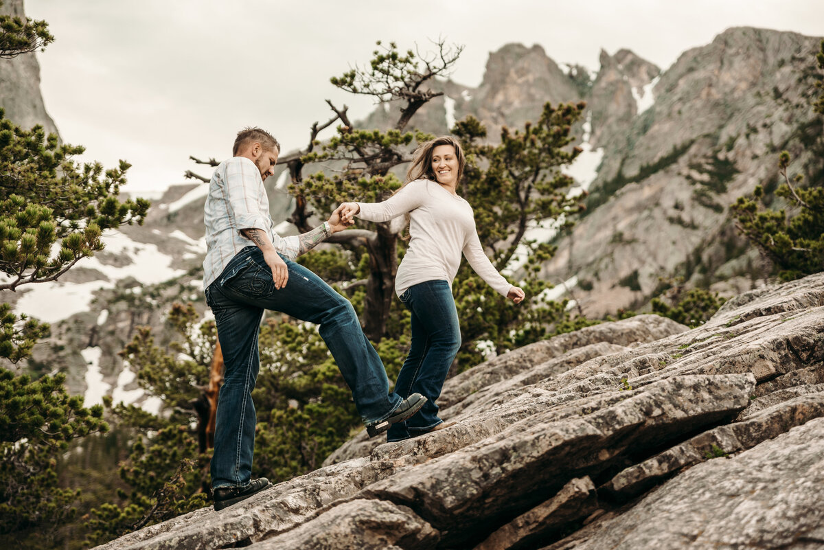 Rocky Mountain National Park Couple's Adventure Session 158