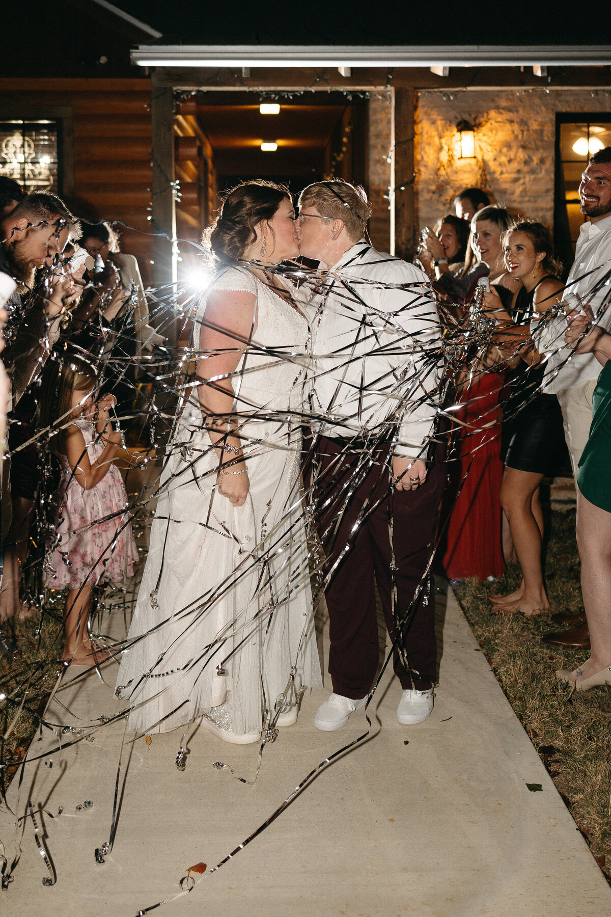 Fredericksburg-texas-lesbian-wedding-by-leah-thomason-9