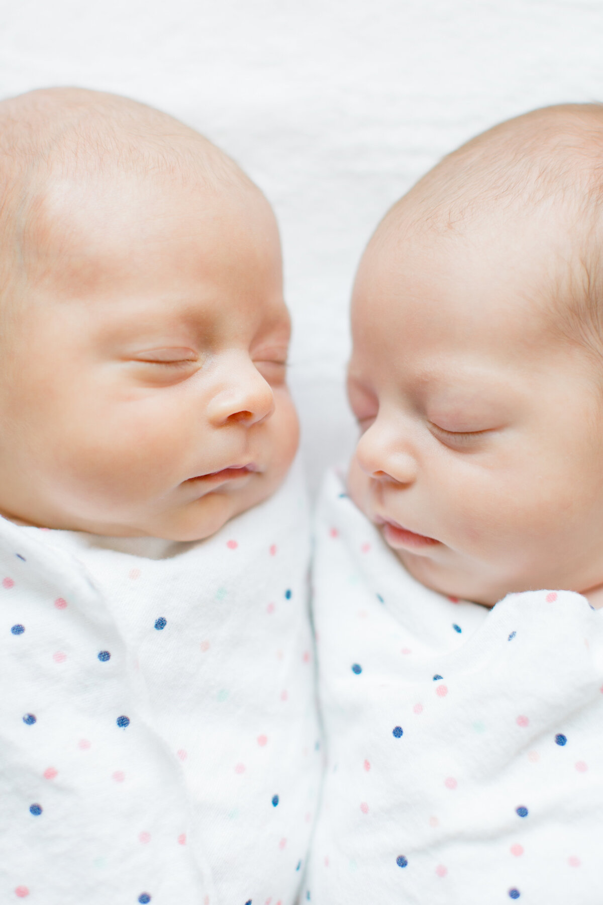 diaz-twins-newborn-emily-belson-photography-0004