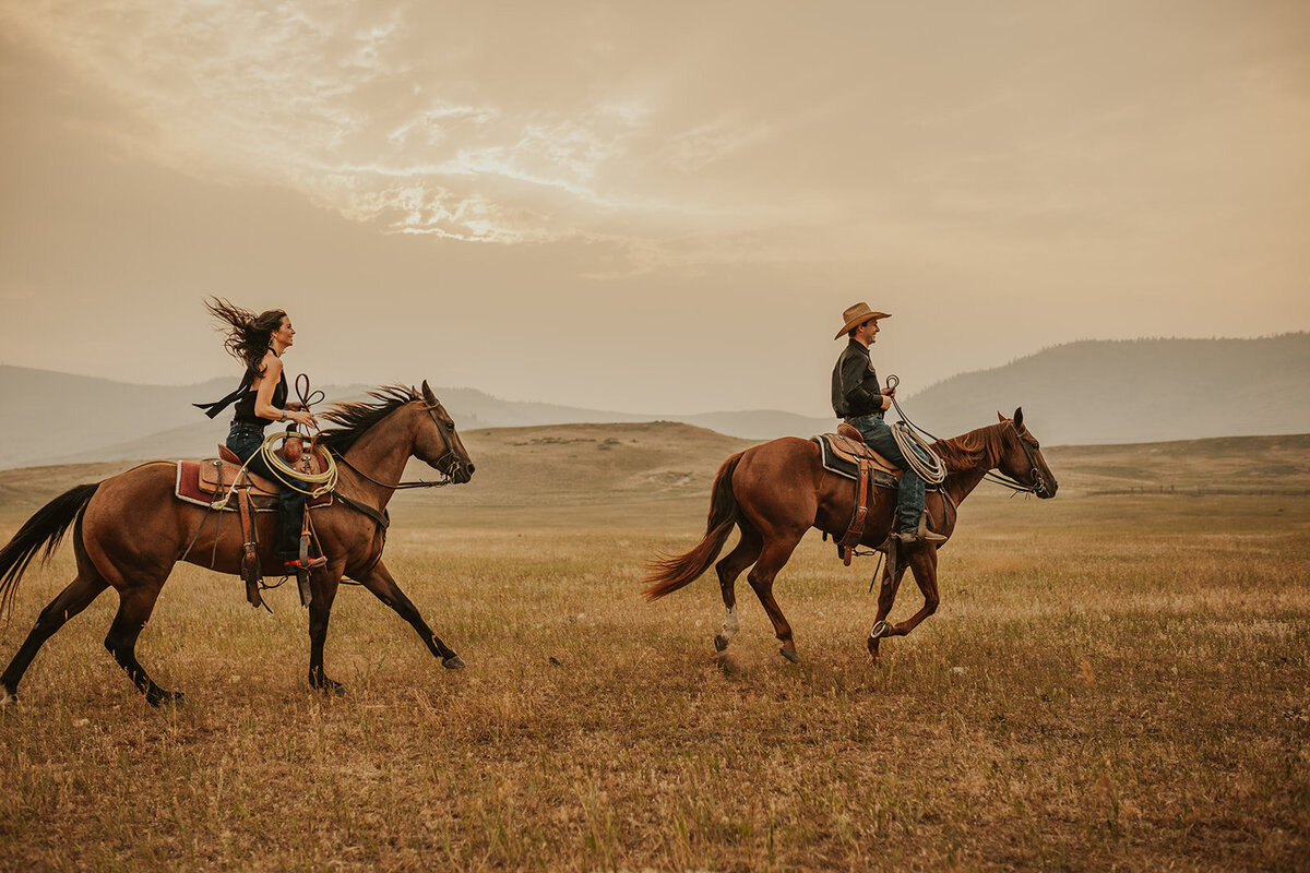 presley-gray-horseback-western-montana-engagement2197