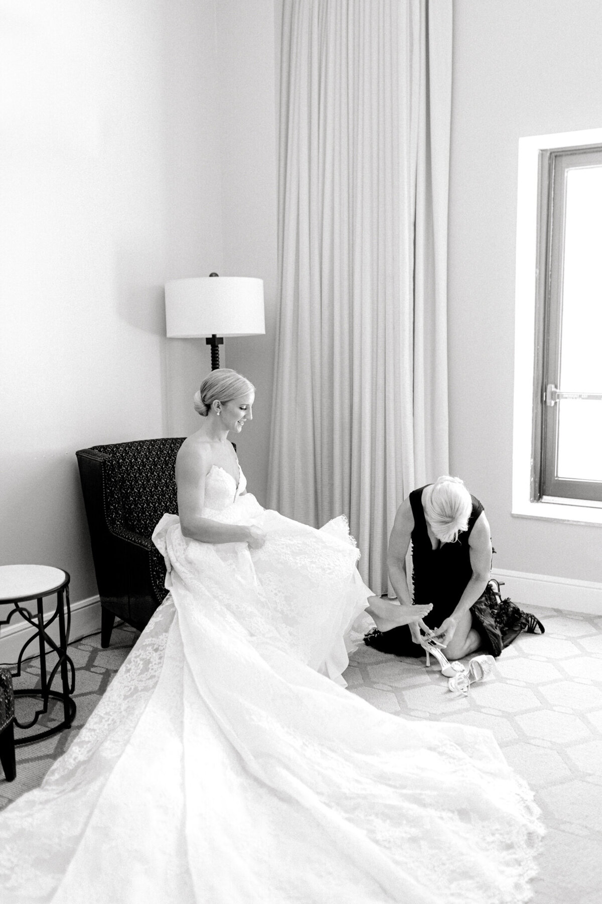 Katelyn & Kyle's Wedding at the Adolphus Hotel | Dallas Wedding Photographer | Sami Kathryn Photography-61