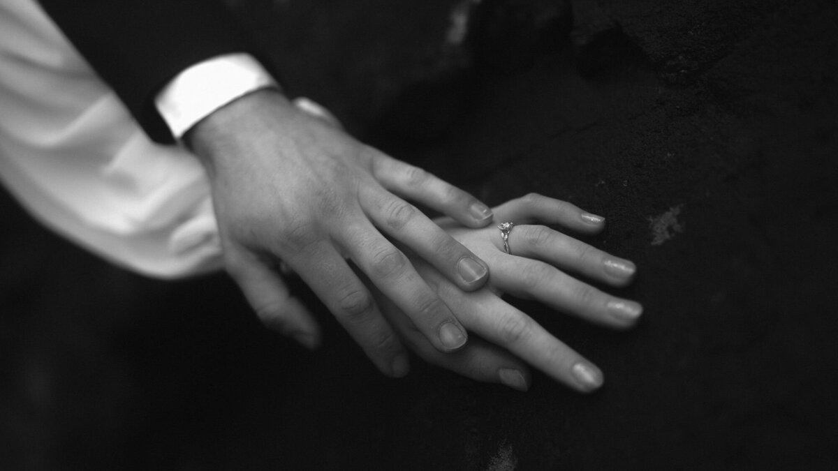 the_chaffins_international_destination_wedding_elopement_photographers_sammie_chaffin_micah_editorial_adventure_photos_travel_isle_of_skye_scotland_18
