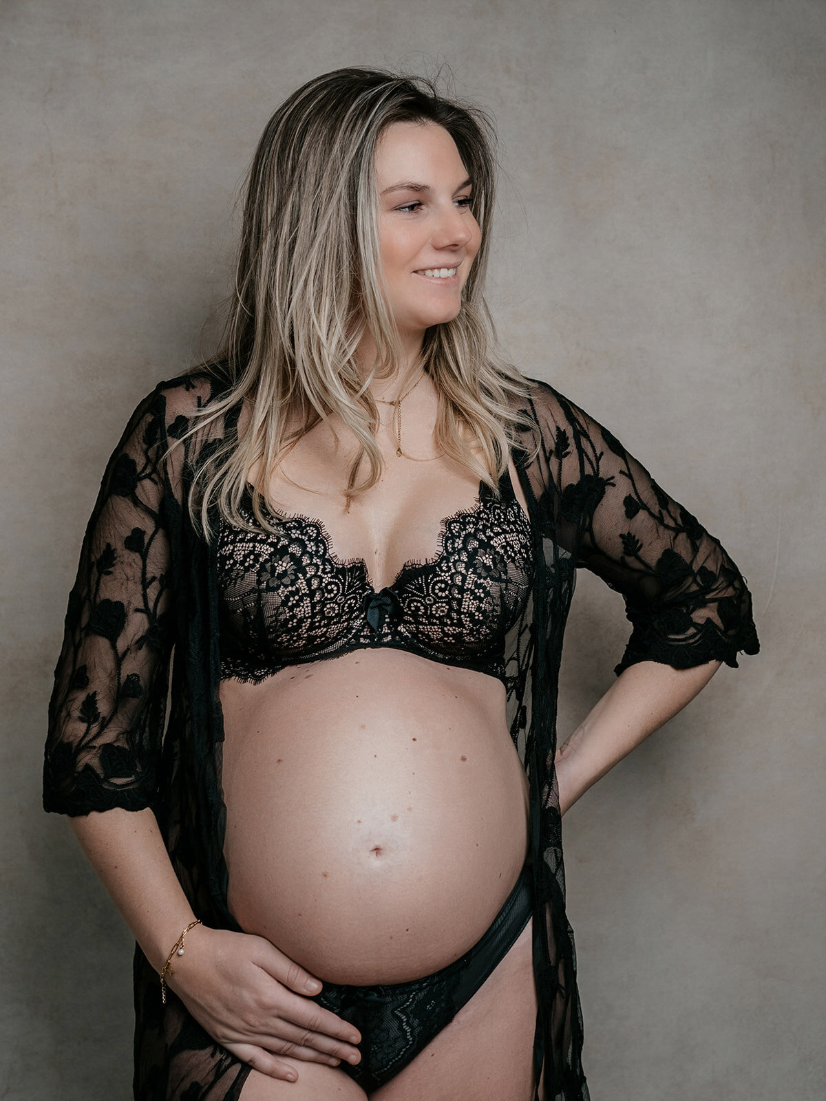 ongedwongen zwangerschapsshoot studio amsterdam noord-leukfotografie.jpg 12