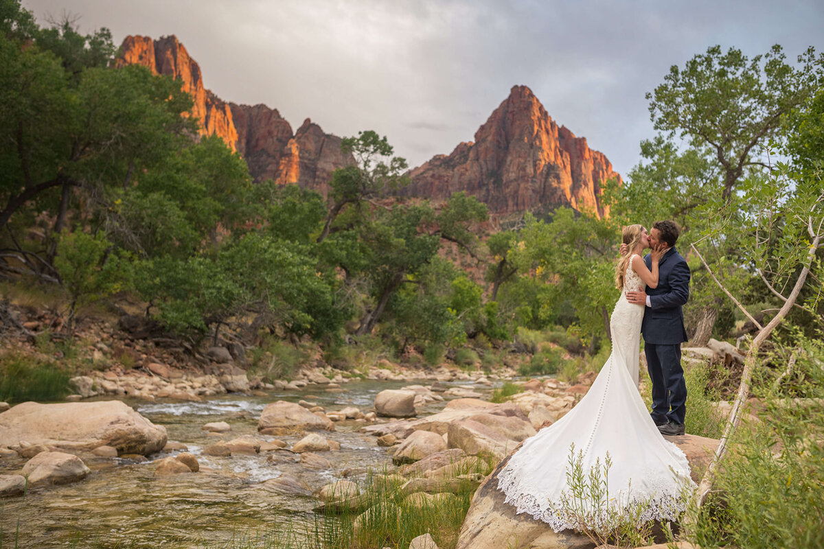 zion-national-park-elopement-wedding-photographer-2