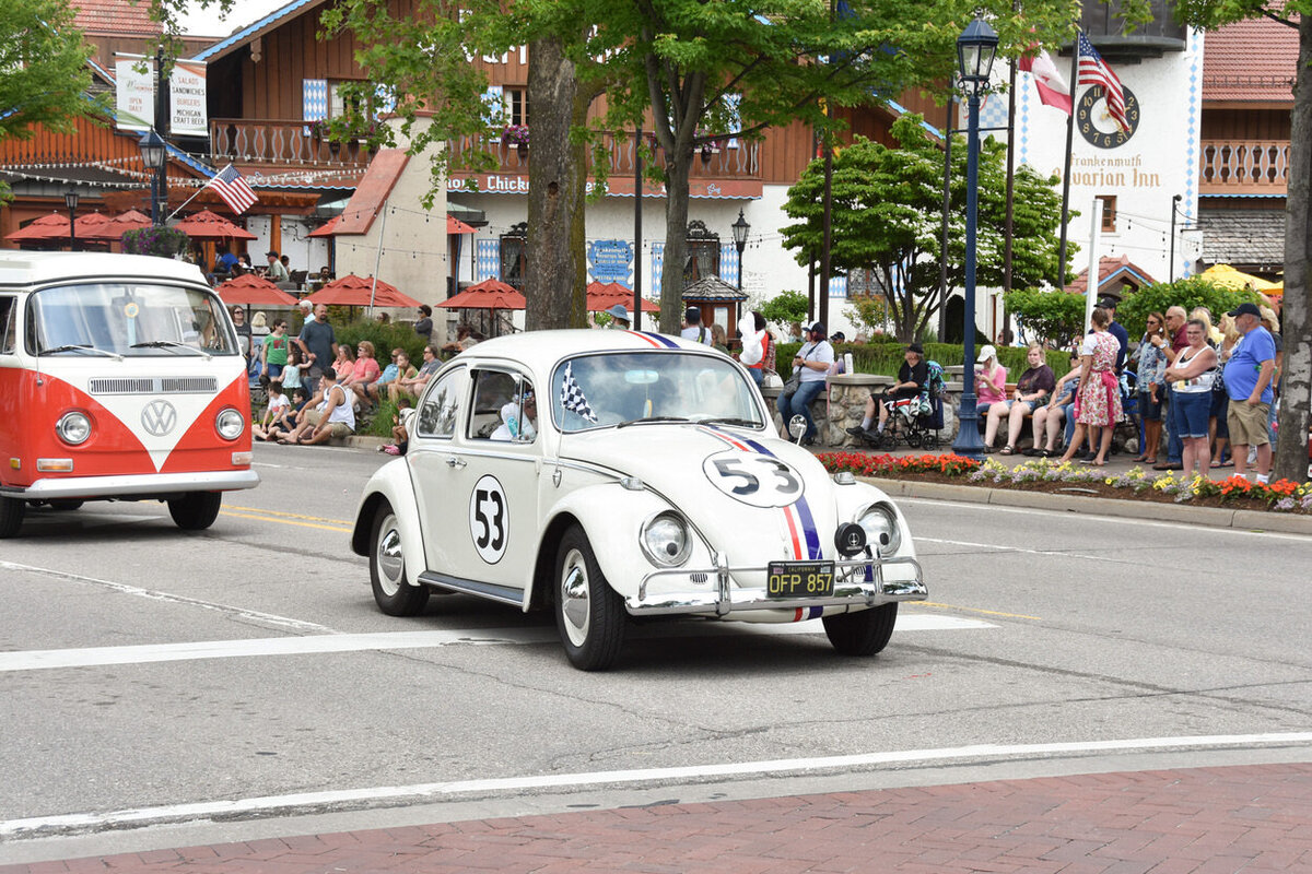 Bavarian-Parade-Frankenmuth-Michigan-48