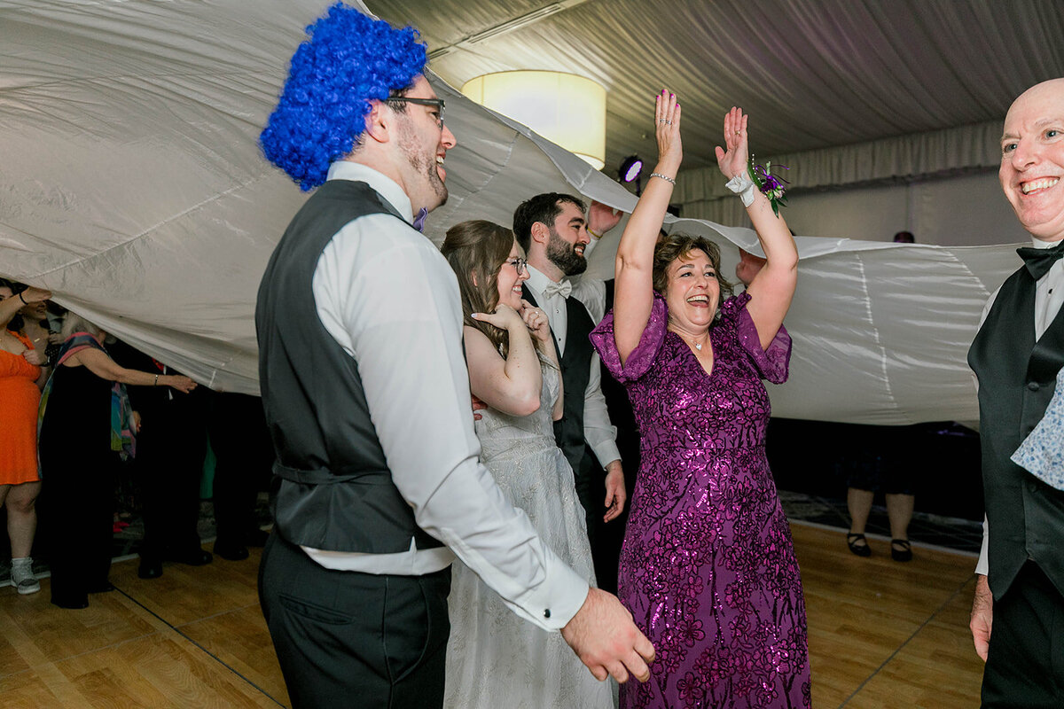 Eliana-Melmed-Photography-Chicago-LosAngeles-Jewish-WeddingPhotography-SimchaDancing-00015