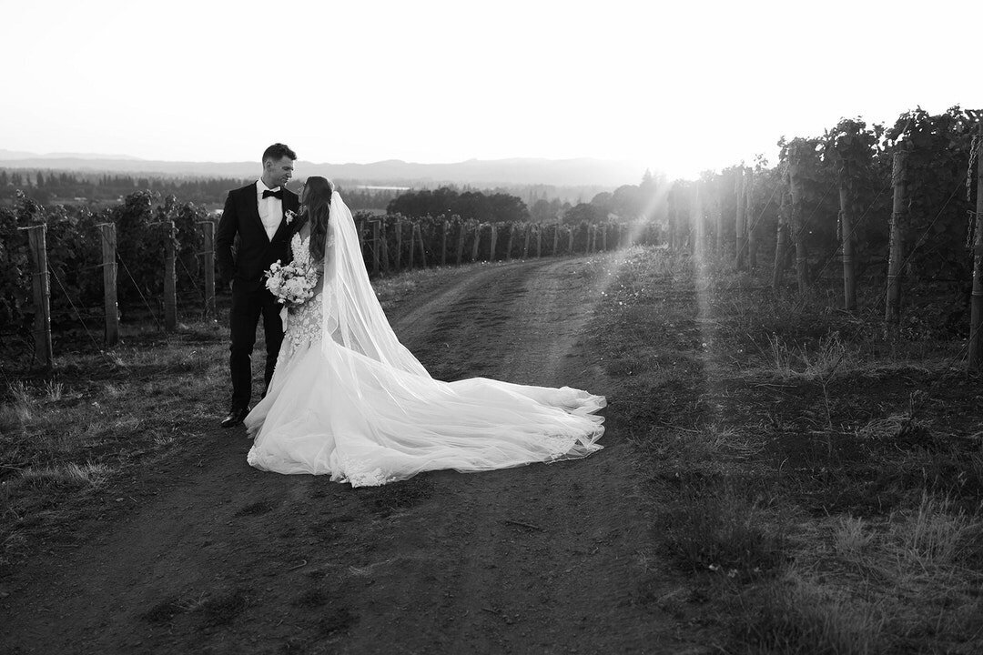 Oregon Vineyard Wedding Oregon Wedding Photographer Megan Kay Photography -79
