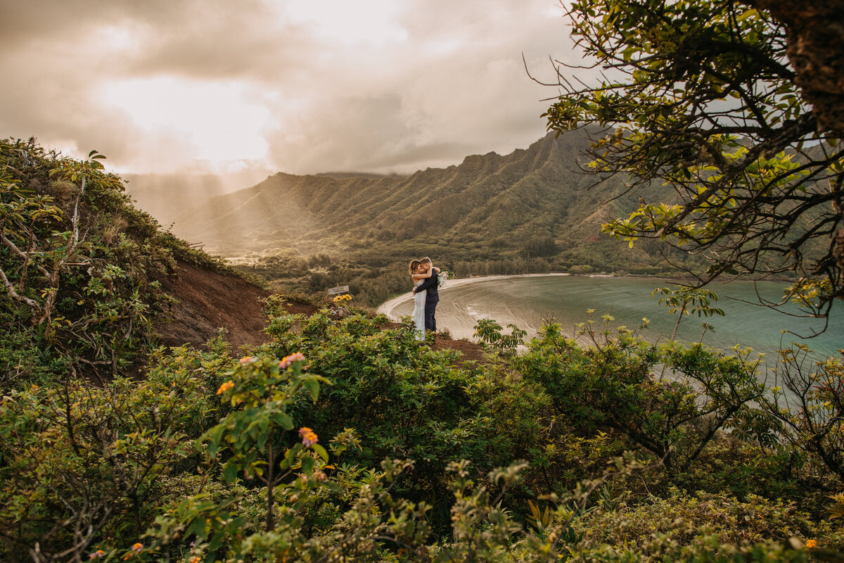 Oahu Hawaii Elopement Photographer