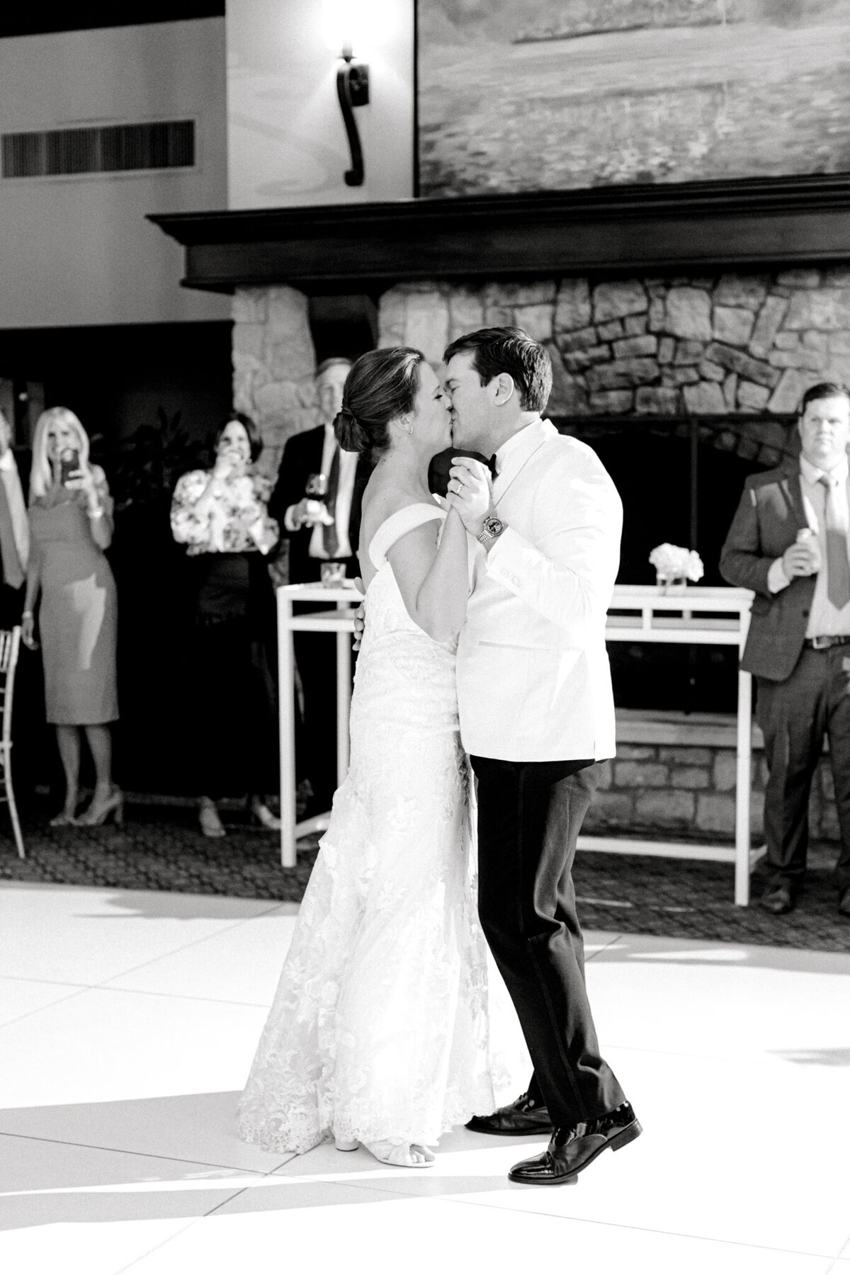 Allie & John Wedding at Royal Oaks Country Club Christ the King Church | Dallas Wedding Photographer | Sami Kathryn Photography-176