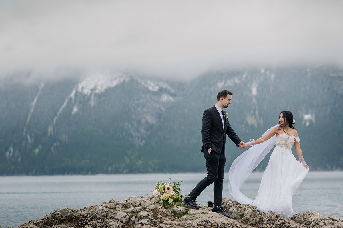 boho banff lake minnewanka wedding photographer
