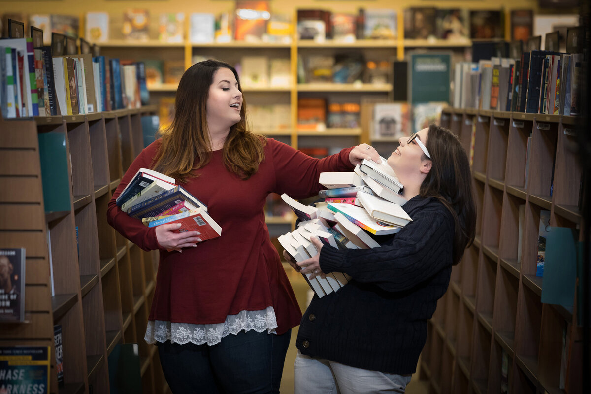 engaged-couple-books-funny-barnes-noble