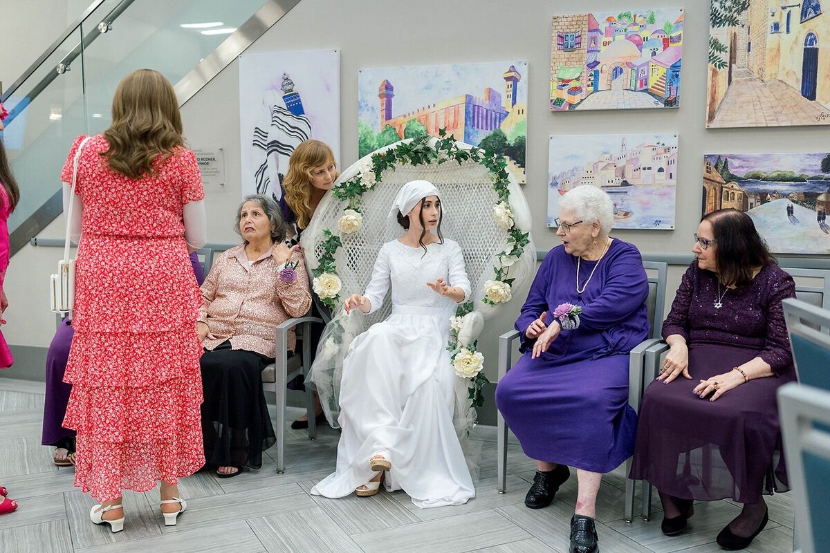 Eliana-Melmed-Photography-Chicago-LosAngeles-Jewish-WeddingPhotographer-CarmiKalman-KabbalatPanim-00091