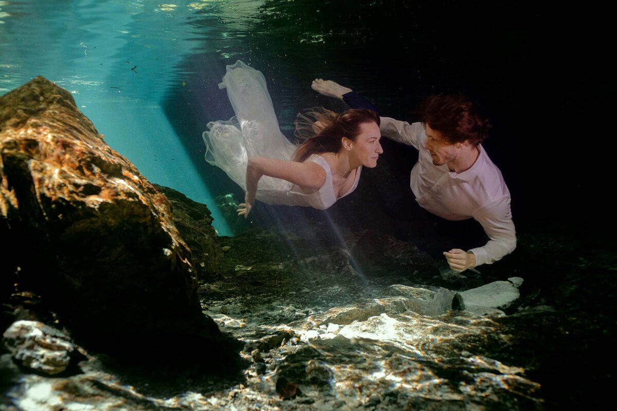 Bride and Groom underwater in TTD