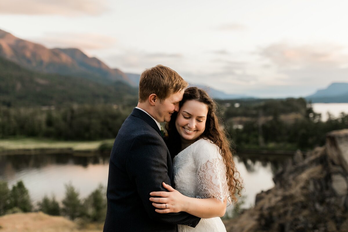 Columbia River Gorge Intimate Elopement-18