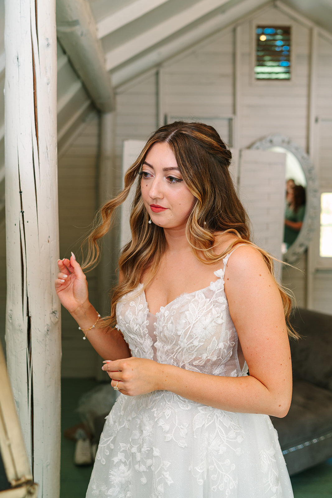 Alex Austin Jardin del Sol Wedding - Joanna Monger Photography - Snohomish indoor getting ready room