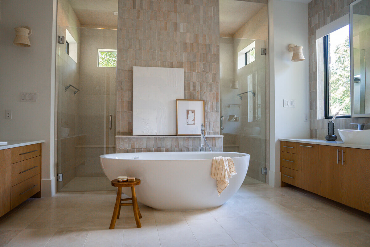 Inviting luxury bathroom in Colleyville TX custom home