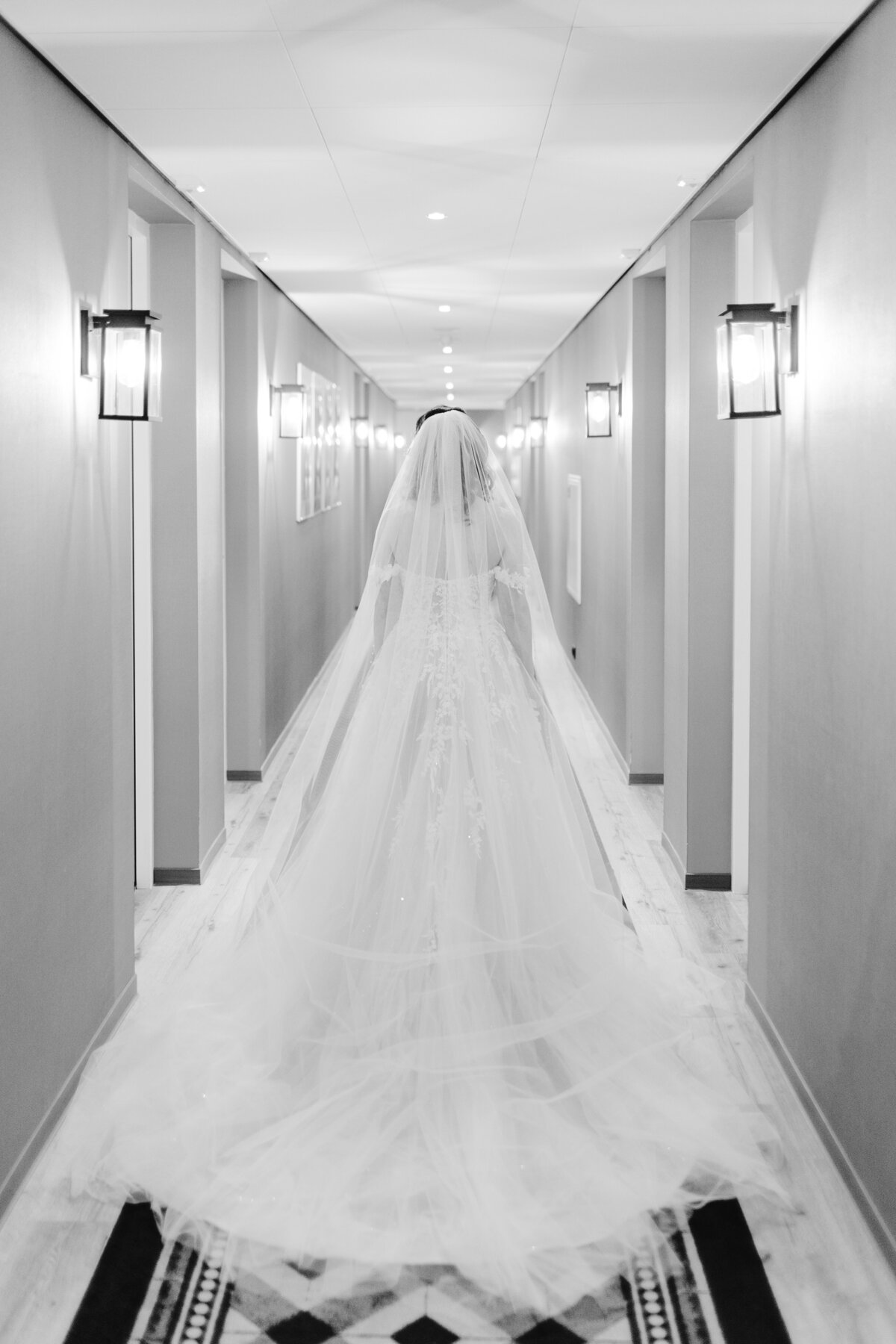 Nathalie & Steven - Laura de Roeck Photography-115-zw Hotel Mondragon