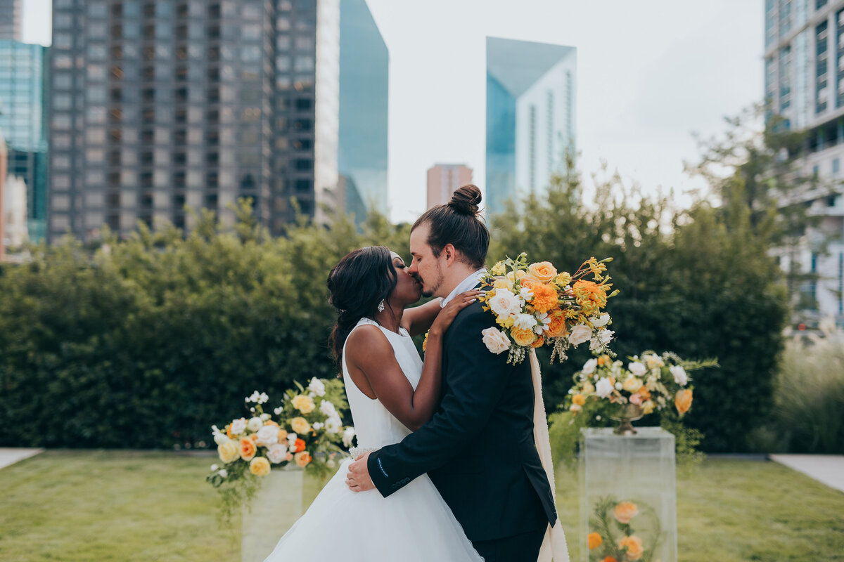 The Artisan Downtown Dallas Nimbus Events Wedding Planning Fall Ceremony