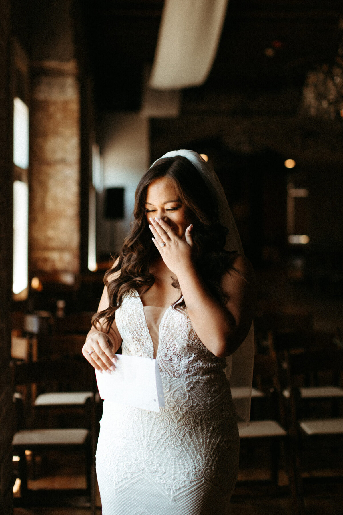 columbus-mississippi-ms-the-depot-wedding-venue-downtown-bride-reading-letter