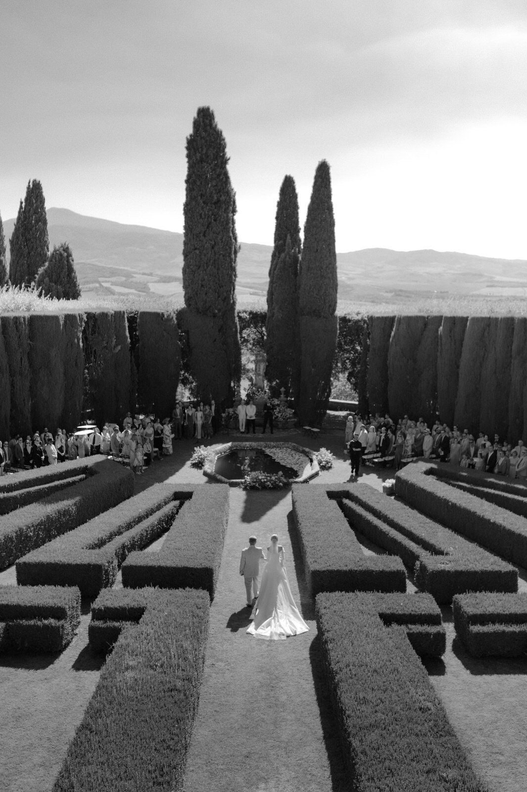 Flora_And_Grace_La_Foce_Tuscany_Editorial_Wedding_Photographer (521 von 2643)