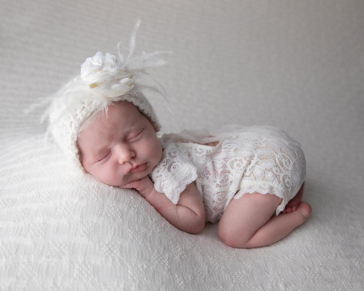 white-on-white-newborn