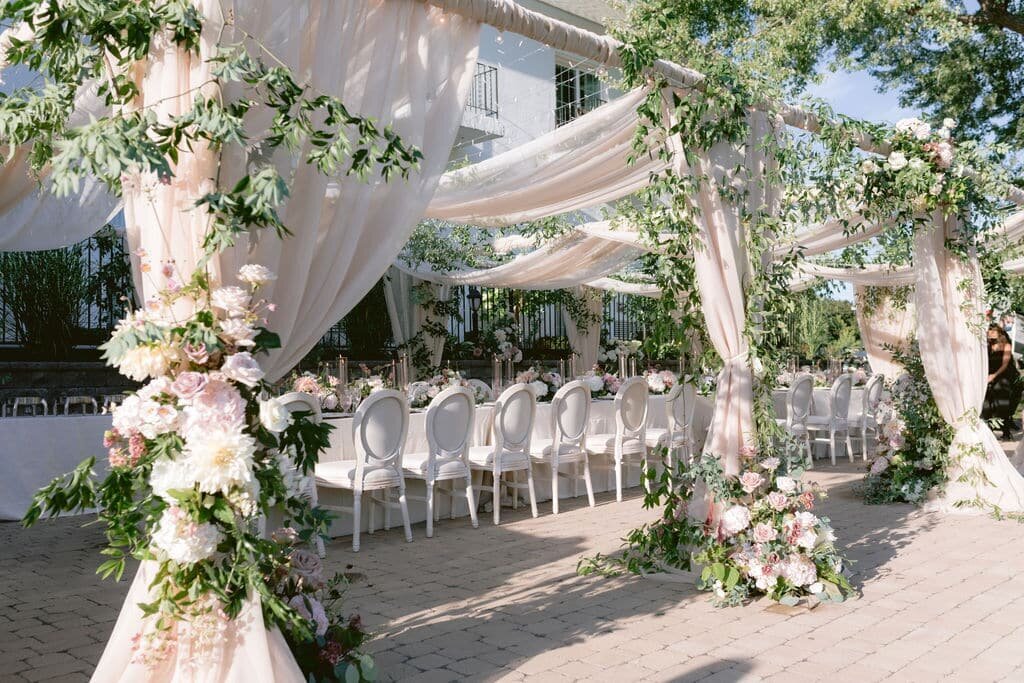 luxury-outdoor-wedding-reception