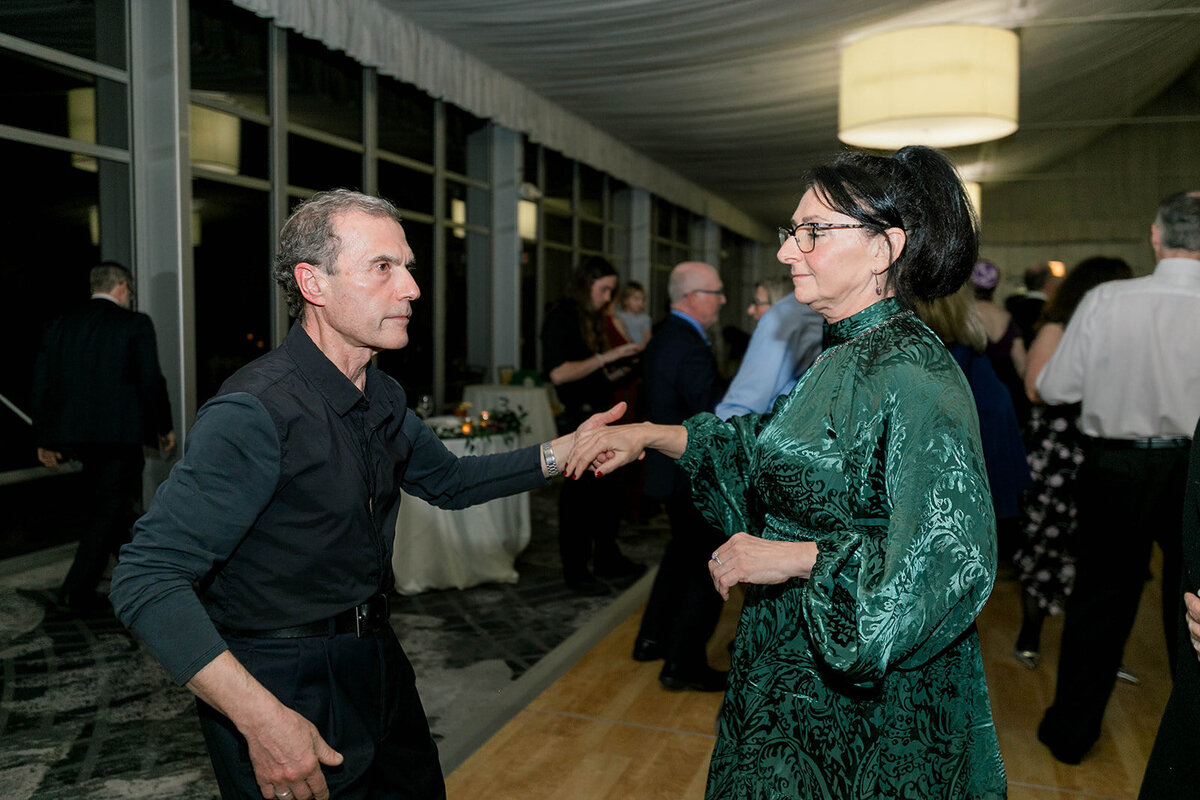 Eliana-Melmed-Photography-Chicago-LosAngeles-Jewish-WeddingPhotography-Dancefloor-00208