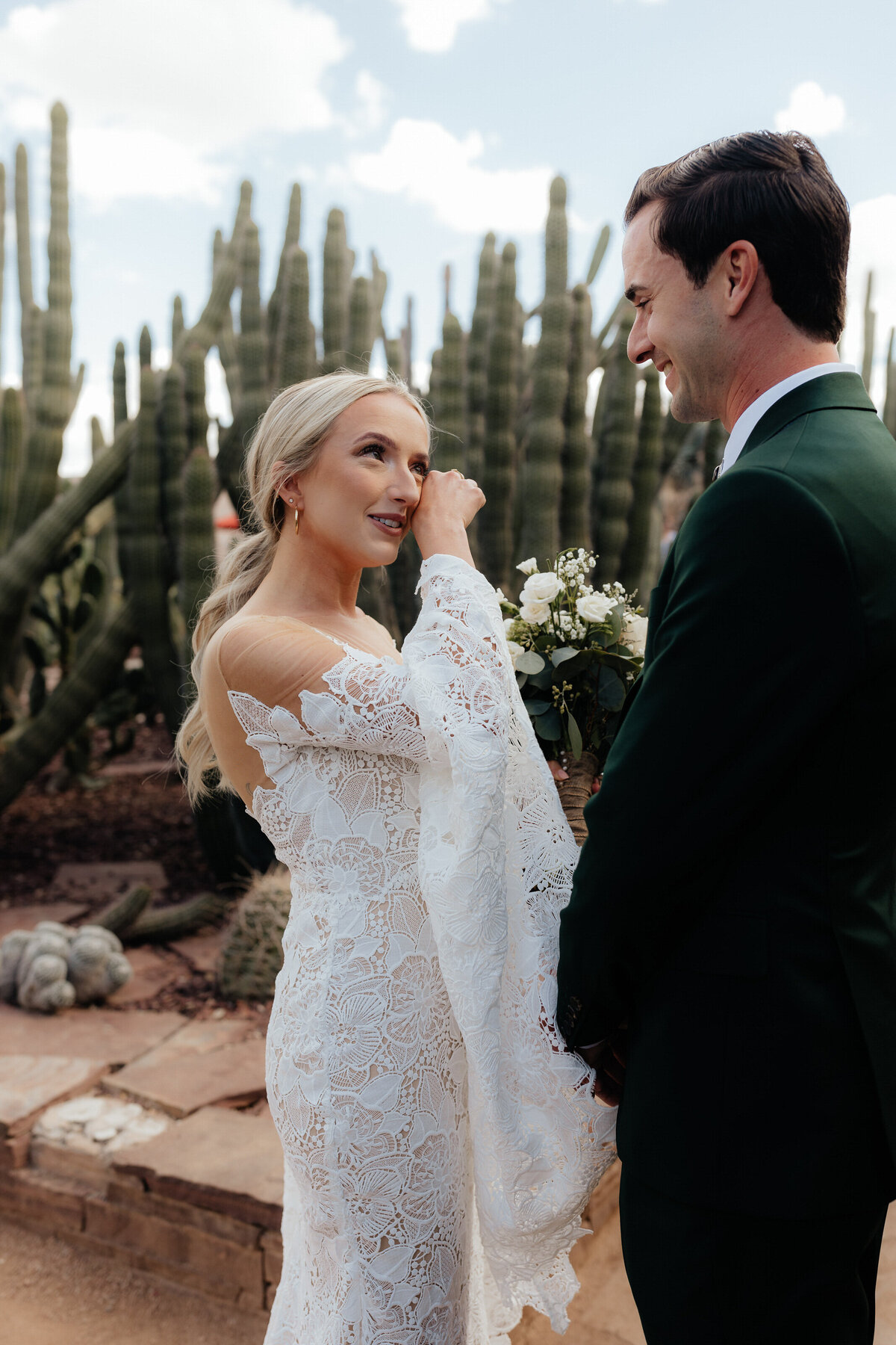 Desert-Botanical-Garden-Phoenix-Arizona-Wedding-Photographer-Videographer-Cam-and-Larisa-03