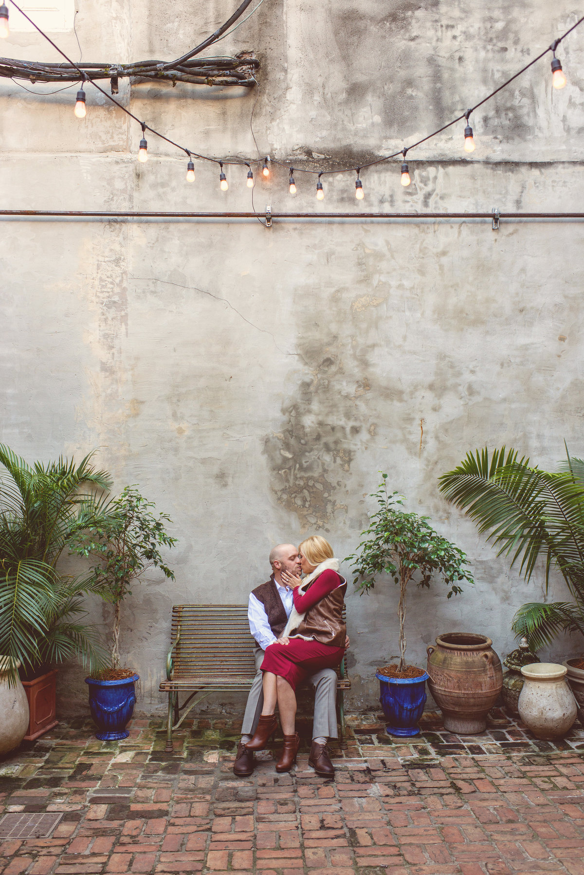 romantic couple in new orleans