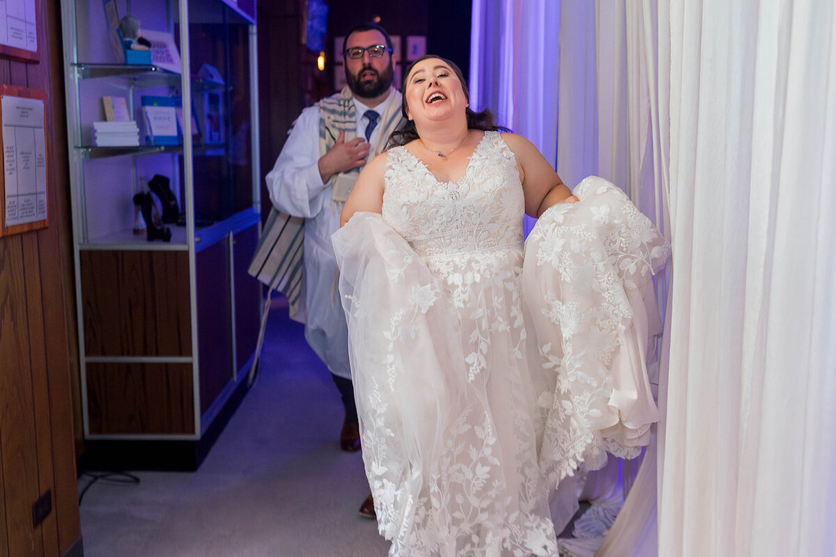 Eliana-Melmed-Photography-Chicago-LosAngeles-Jewish-WeddingPhotography-ElianaSklar-Chuppah-00235