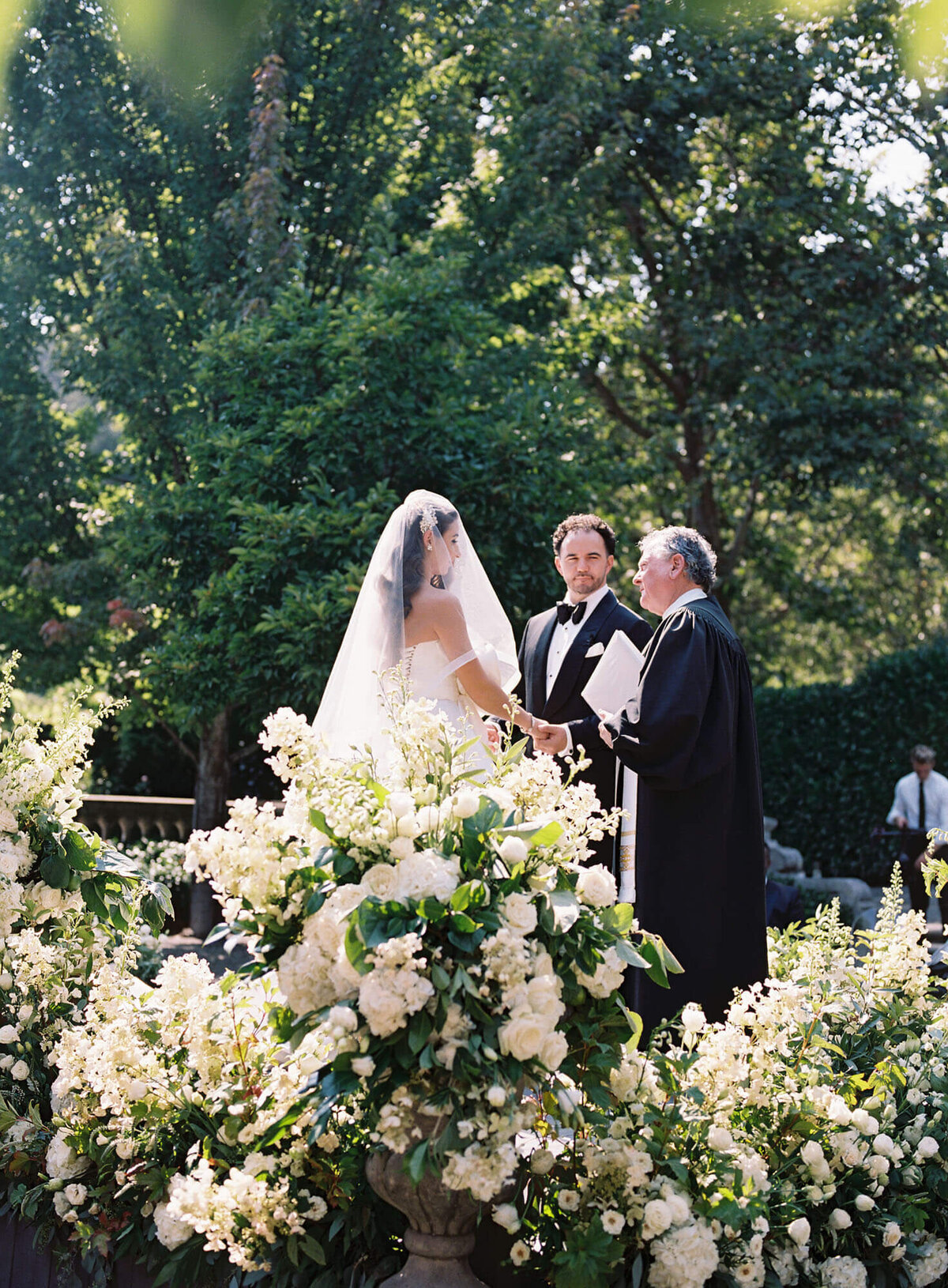 Modern-Wedding-Design-Beaulieu-Garden-Napa-Valley-FamilyCeremony_091