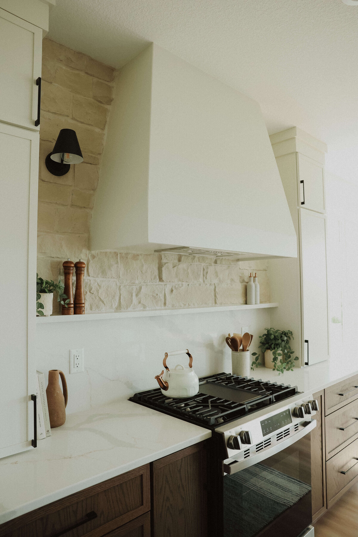 3034-Kitchen-Grimes-Central-Iowa-Custom-Home-JRL-Builders-3F1A2207