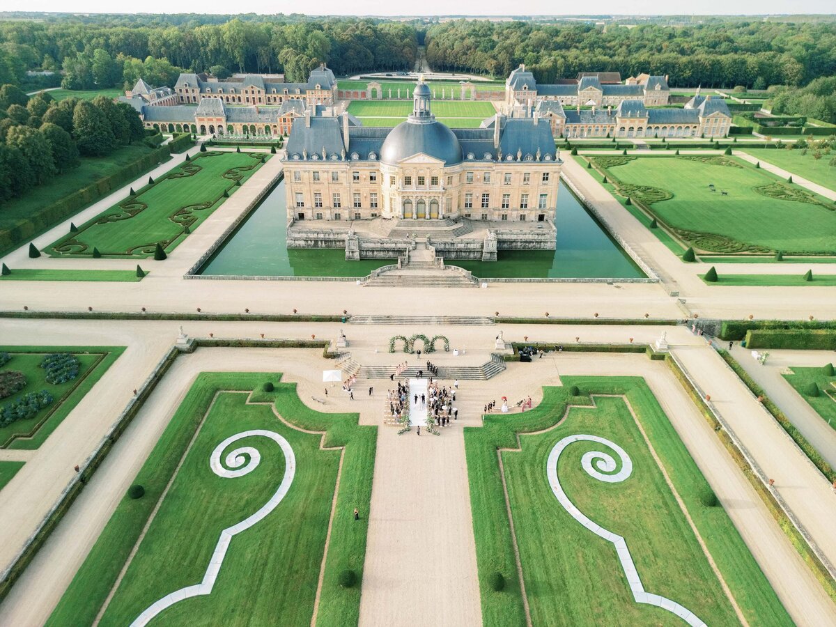 Chateau-Vaux-le-vicomte-wedding-florist-FLORAISON2