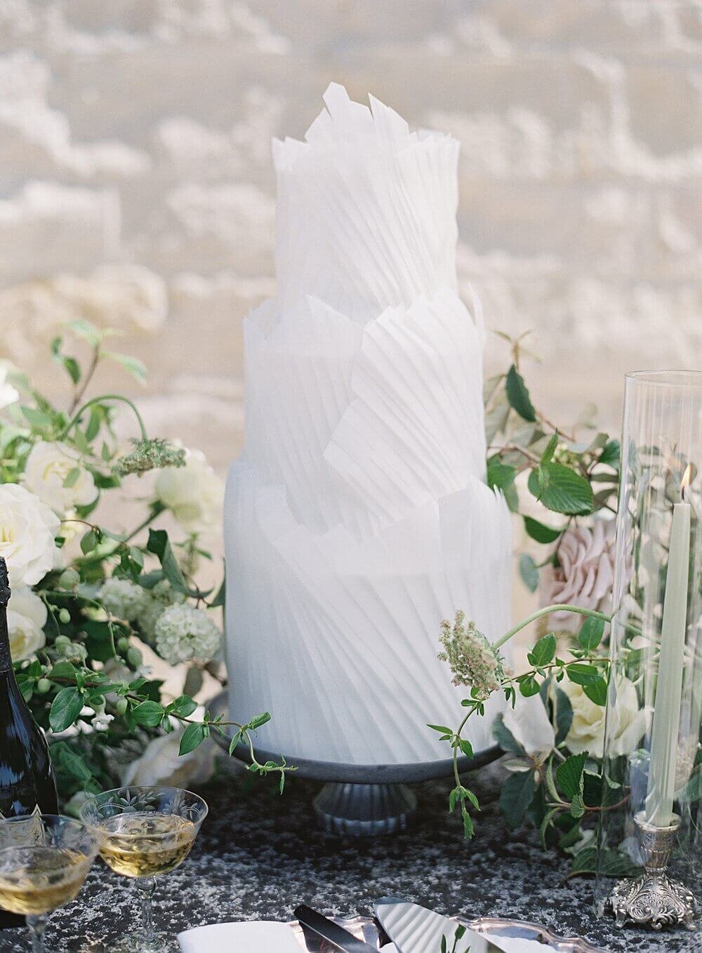 sculptural white wedding cake at cal-a-vie wedding | Jacqueline Benét