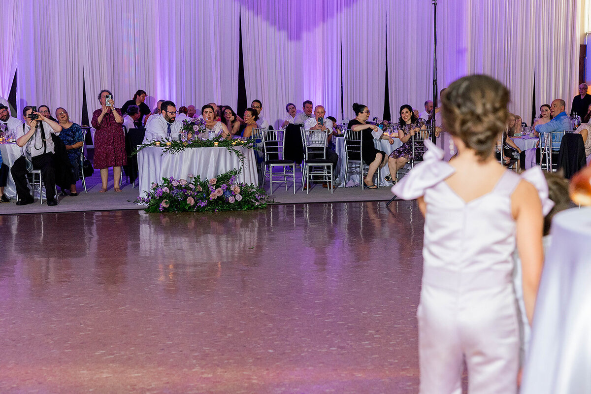Eliana-Melmed-Photography-Chicago-LosAngeles-Jewish-WeddingPhotography-ElianaSklar-DanceFloor-00035